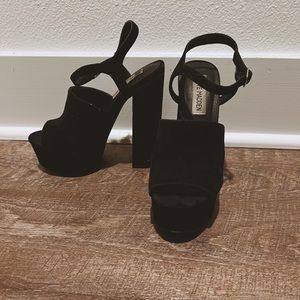 BLACK SUEDE CHUNKY HEELS